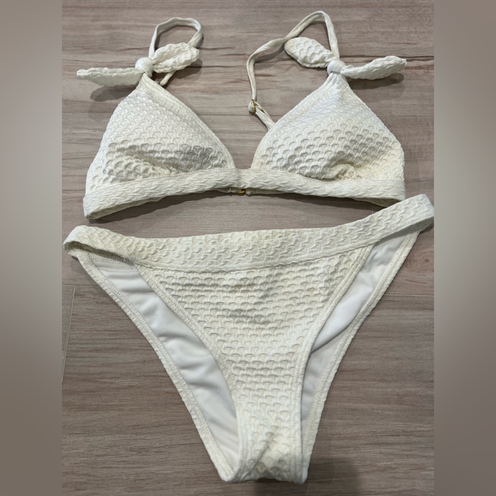 Xhilaration White Textured Bikini Set Size M